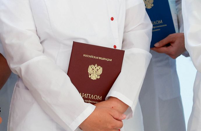 За шесть лет в здравоохранение Приморья пришли более 14 тысяч медиков: привлекать ...